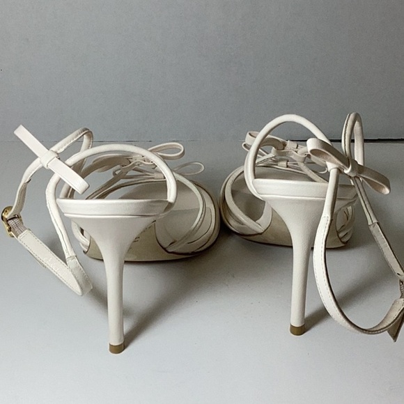 Tully Sandal (Women)
Stuart Weitzman
Women - Picture 8 of 12